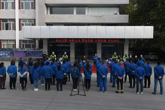 公司与保定市交警大队共同开展“文明交通，平安出行”活动